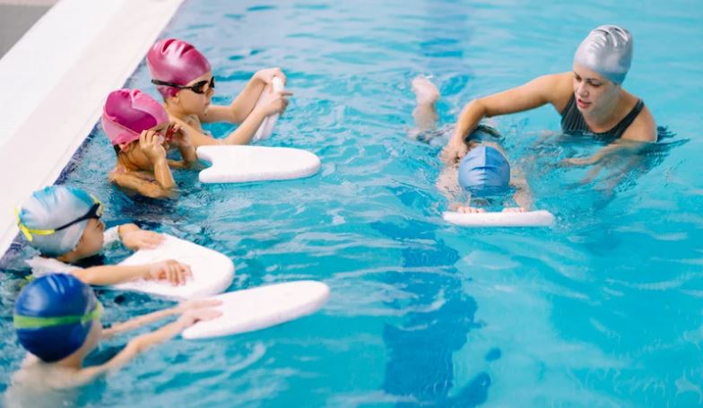 COMMUNAUTÉ D’AGGLOMERATION SAUMUR VAL DE LOIRE : UN ENGAGEMENT FORT POUR LE SAVOIR-NAGER COMMUNAUTÉ D’AGGLOMERATION SAUMUR VAL DE LOIRE : UN ENGAGEMENT FORT POUR LE SAVOIR-NAGER